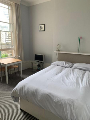 Studio flat Brighton Hove border